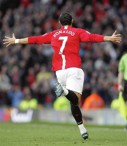 展现出的坚 展现出的坚