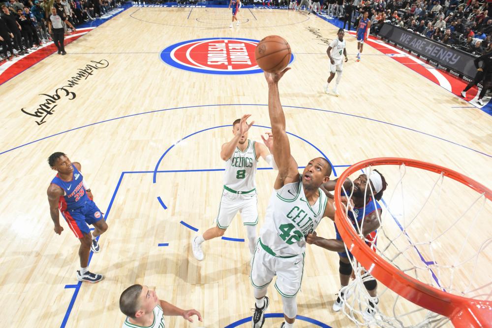 有运动员在 有运动员在