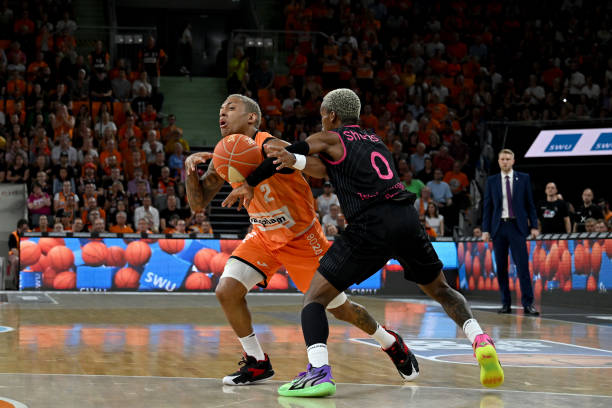 场上竞争愈 场上竞争愈